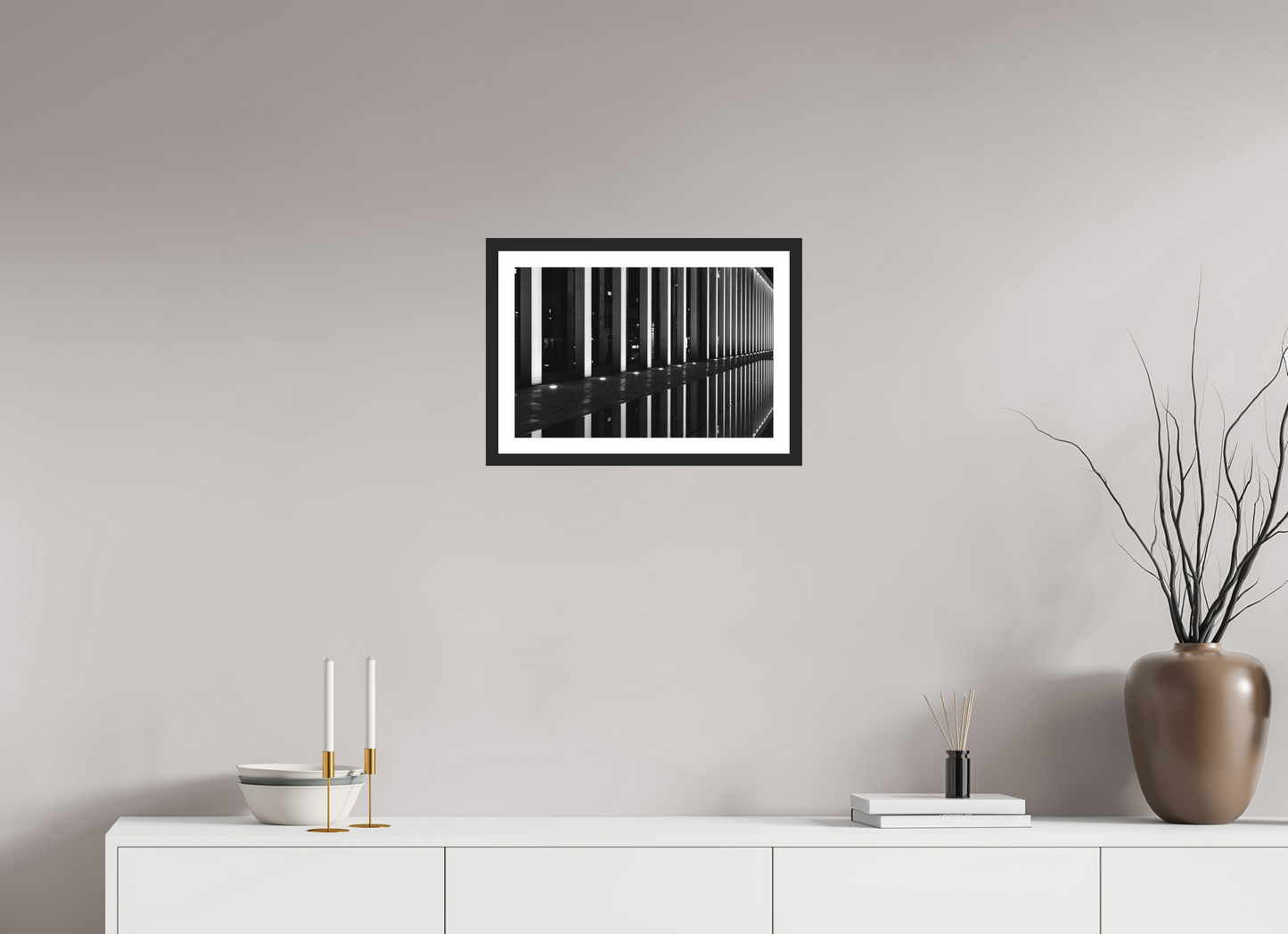 Rail - Schwarzweiß-Nachtfotografie - Hochwertiger Abzug in Galeriequalität