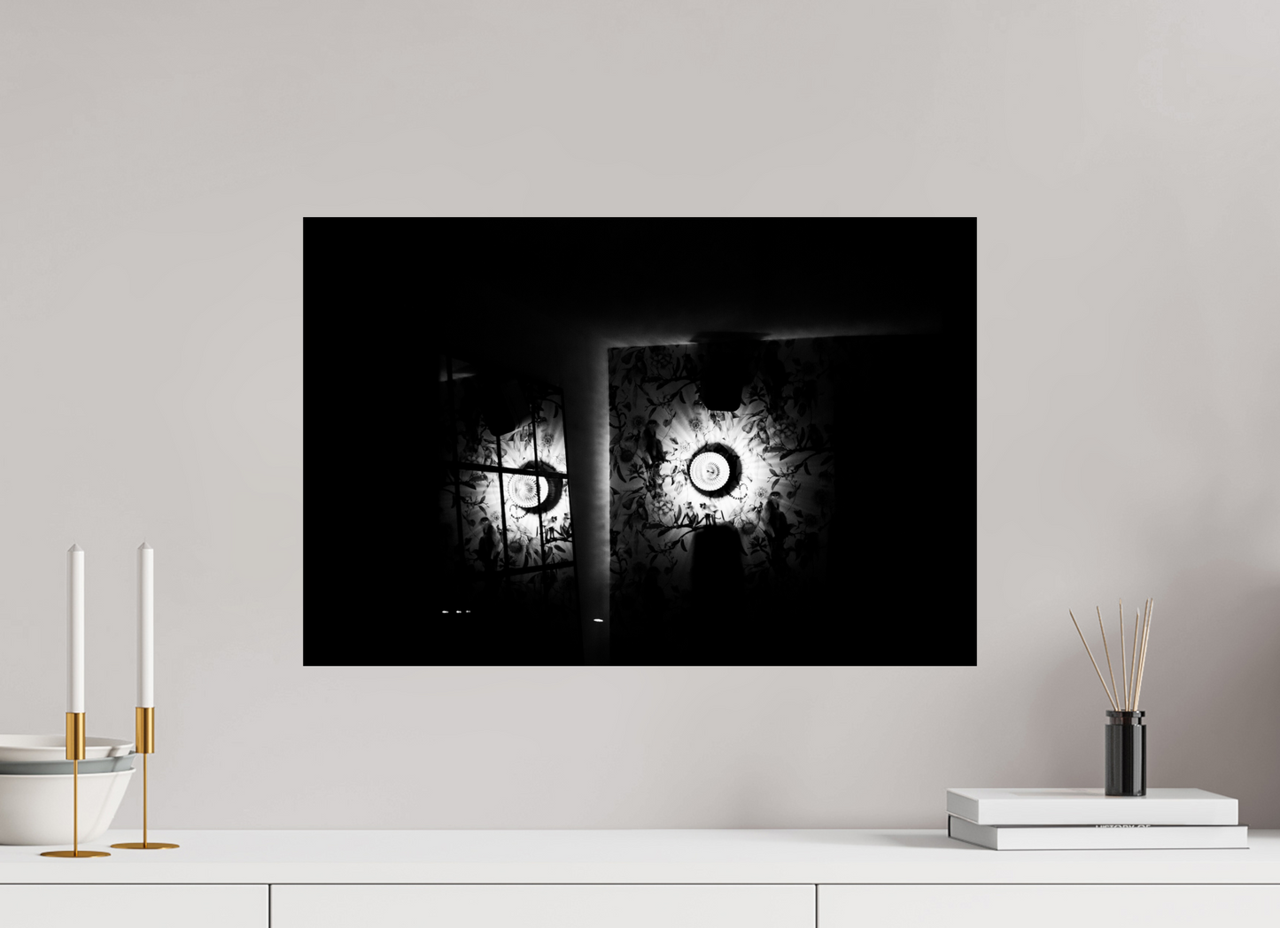 Nova - Schwarzweiß-Nachtfotografie - Hochwertiger Abzug in Galeriequalität