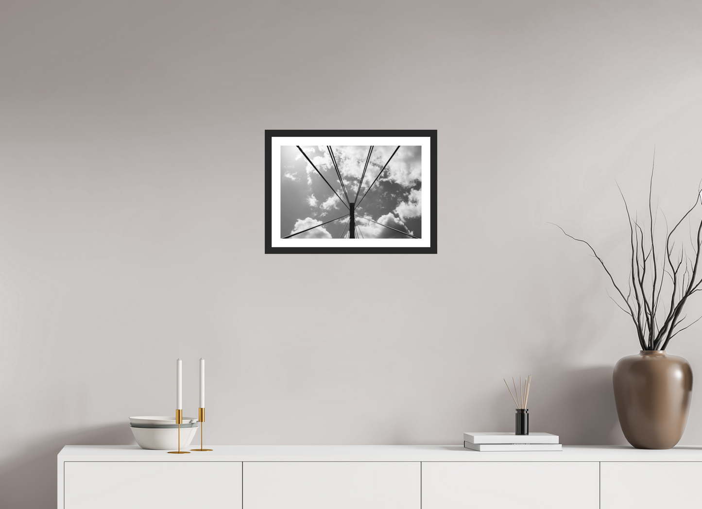 Suspension II - Schwarzweiß-Fotografie - Hochwertiger Abzug in Galeriequalität