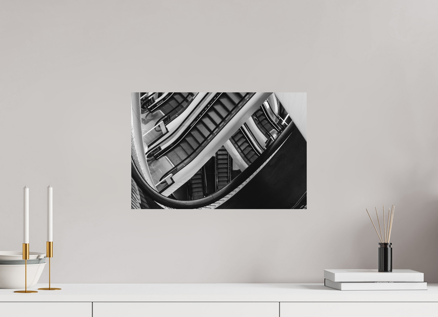 45 x 30 cm, Ilford on Aluminium Labyrinth - Schwarzweiß-Architekturfotografie - Hochwertiger Abzug in Galeriequalität