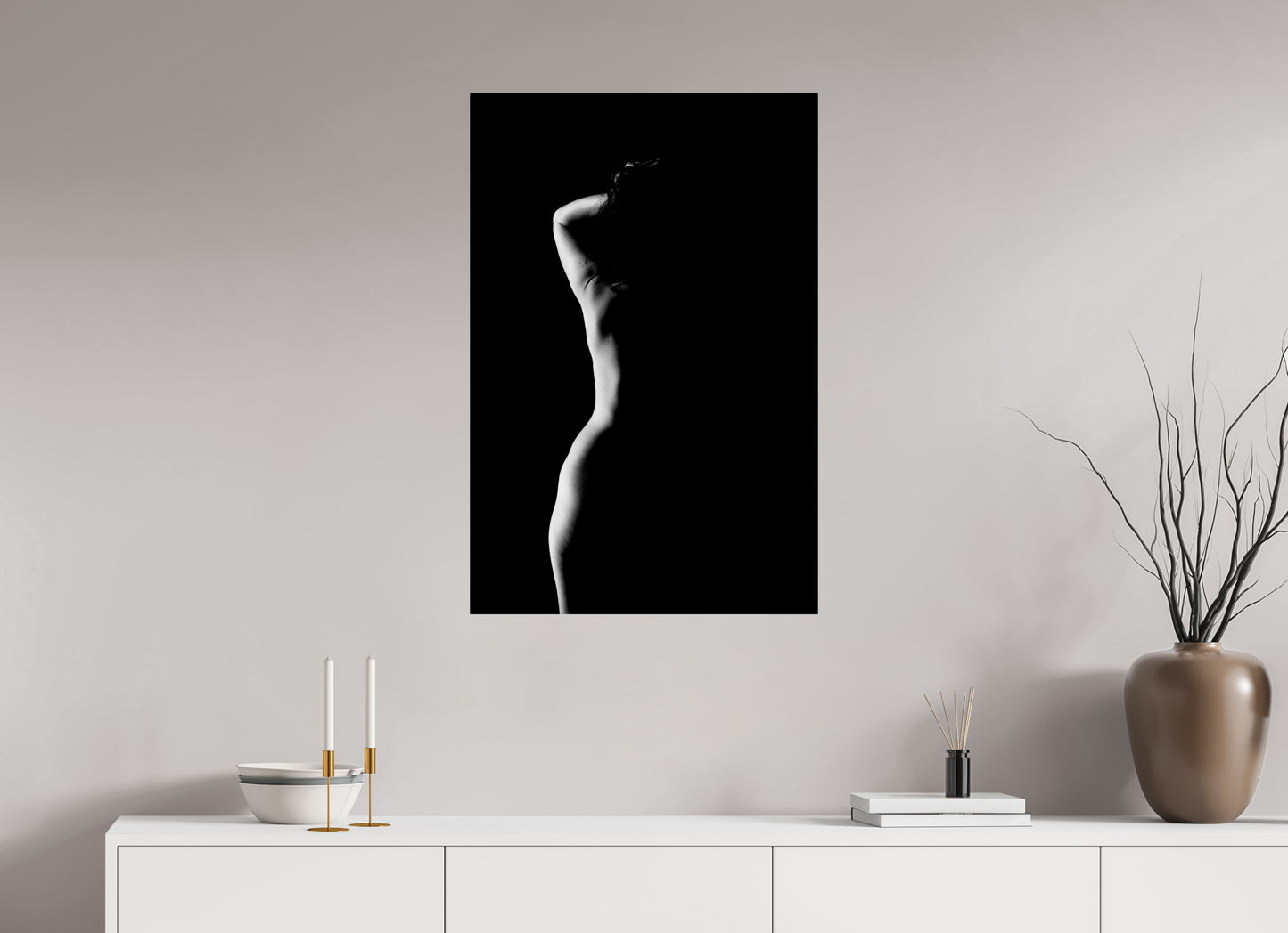 Crescent Moon - Schwarzweiß-Fotografie, Teilakt - Hochwertiger Abzug in Galeriequalität