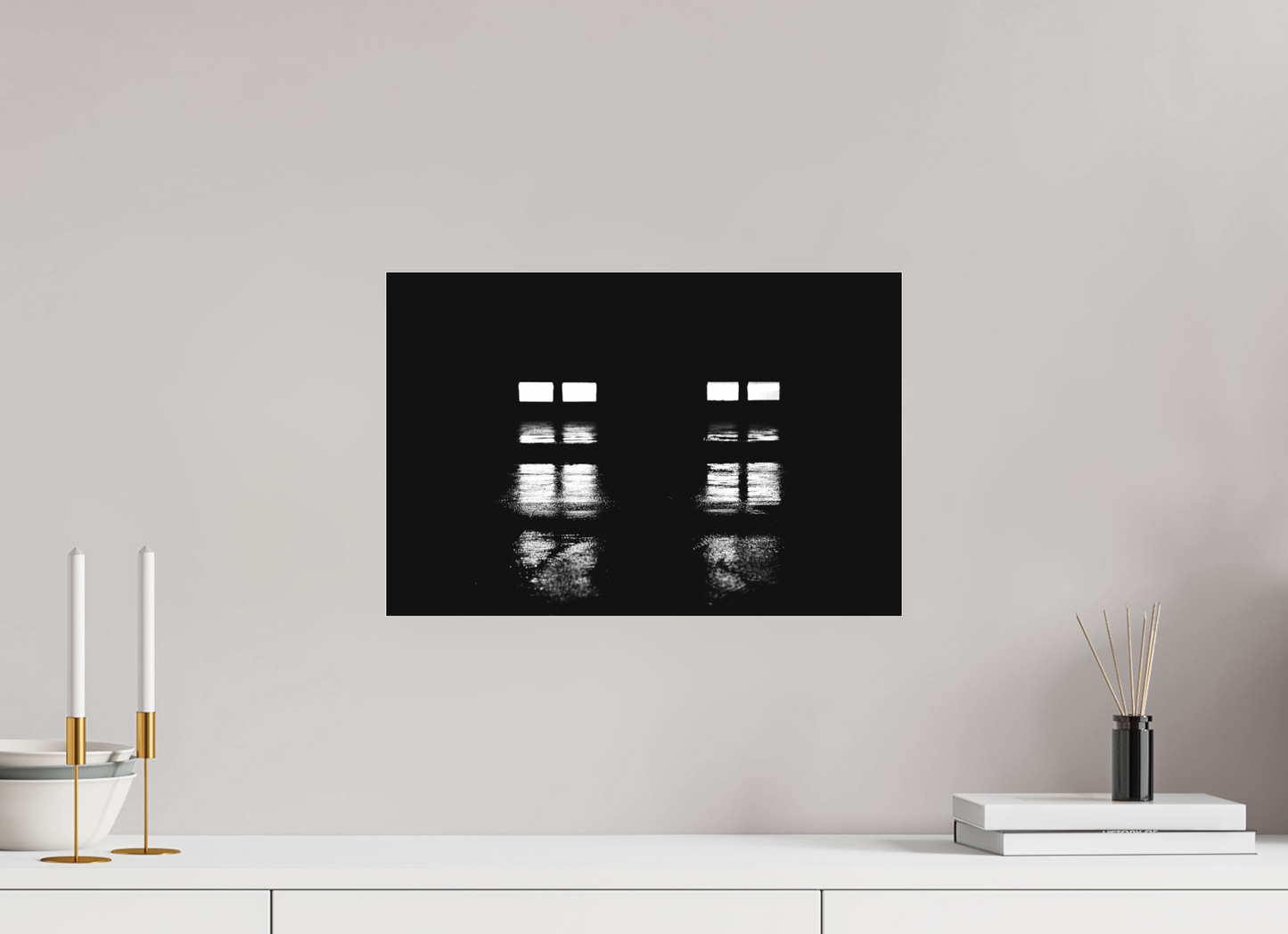 Deer - Abstrakte Schwarzweiß-Fotografie, Nachtaufnahme - Hochwertiger Abzug in Galeriequalität