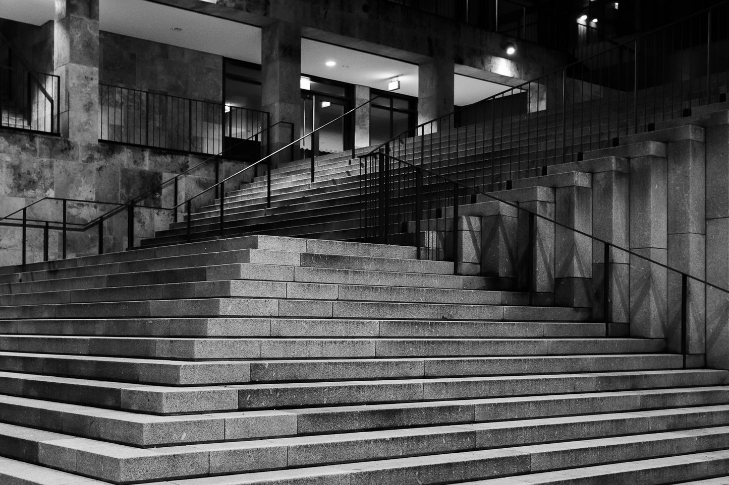 Fold - Schwarzweiß-Architekturfotografie - Instant High-Res Download