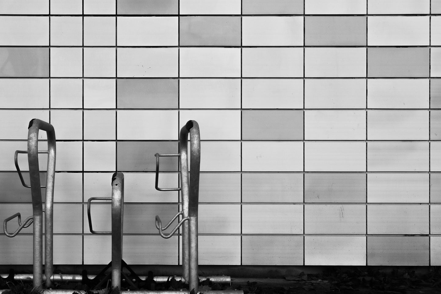 Trident - Urbane Schwarzweiß-Fotografie, Stillleben - Instant High-Res Download