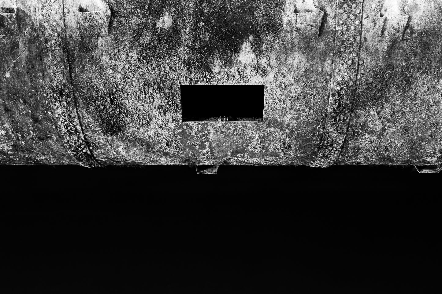 Peek - Abstrakte Schwarzweiß-Fotografie, Naheinstellung - Instant High-Res Download