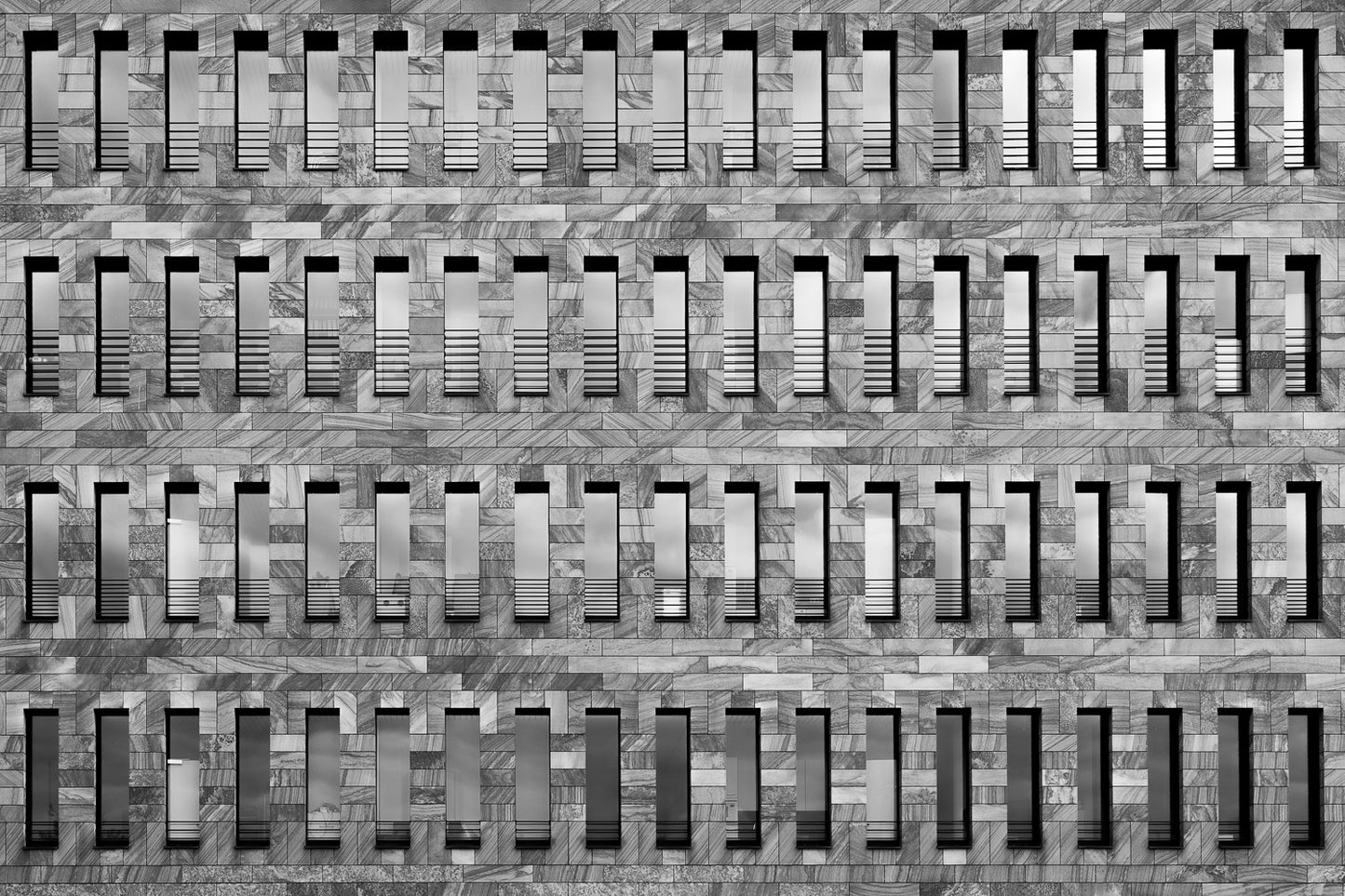 Slots - Schwarzweiß-Architekturfotografie - Instant High-Res Download