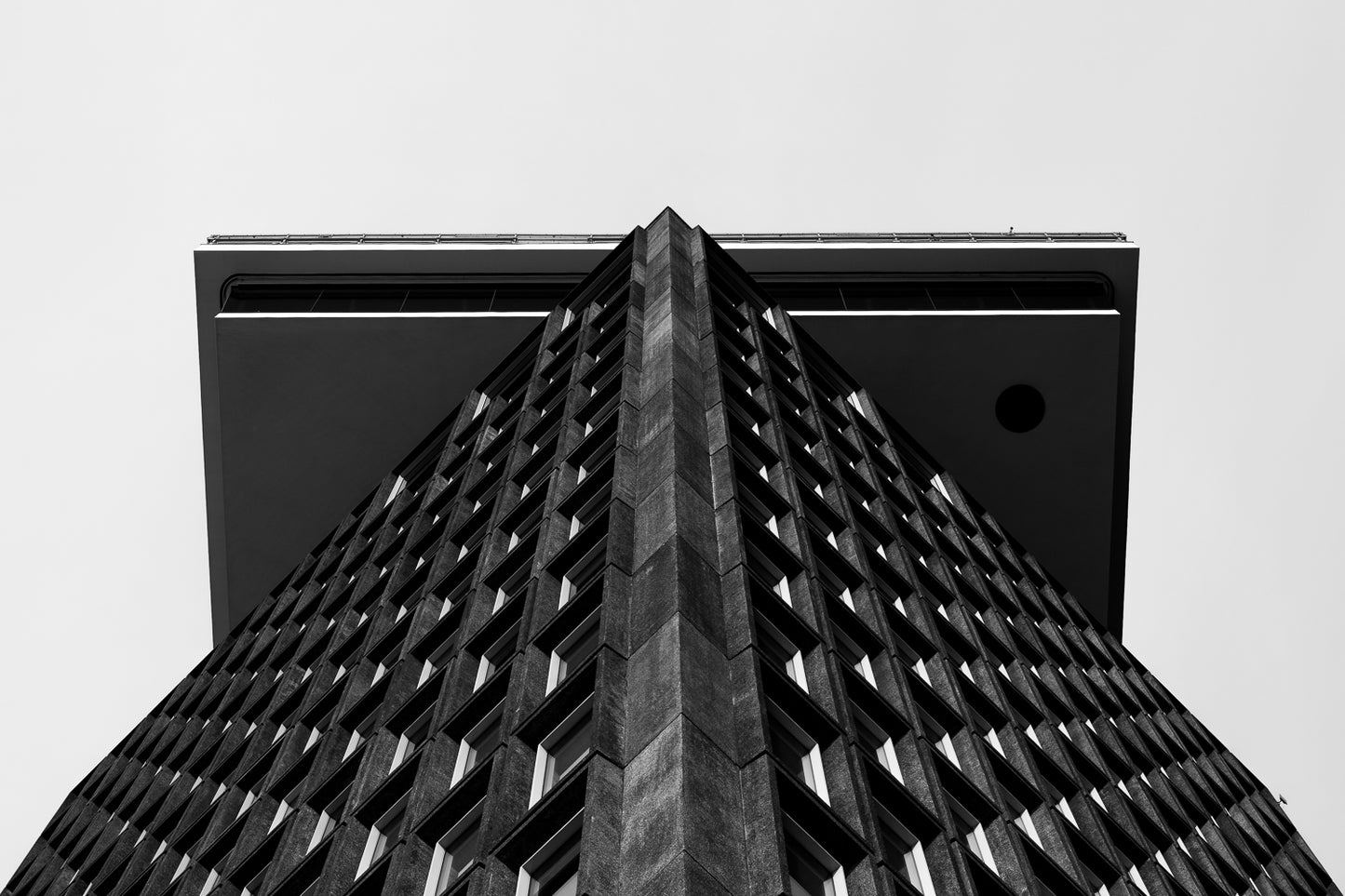 Tabletop - Schwarzweiß-Architekturfotografie - Instant High-Res Download