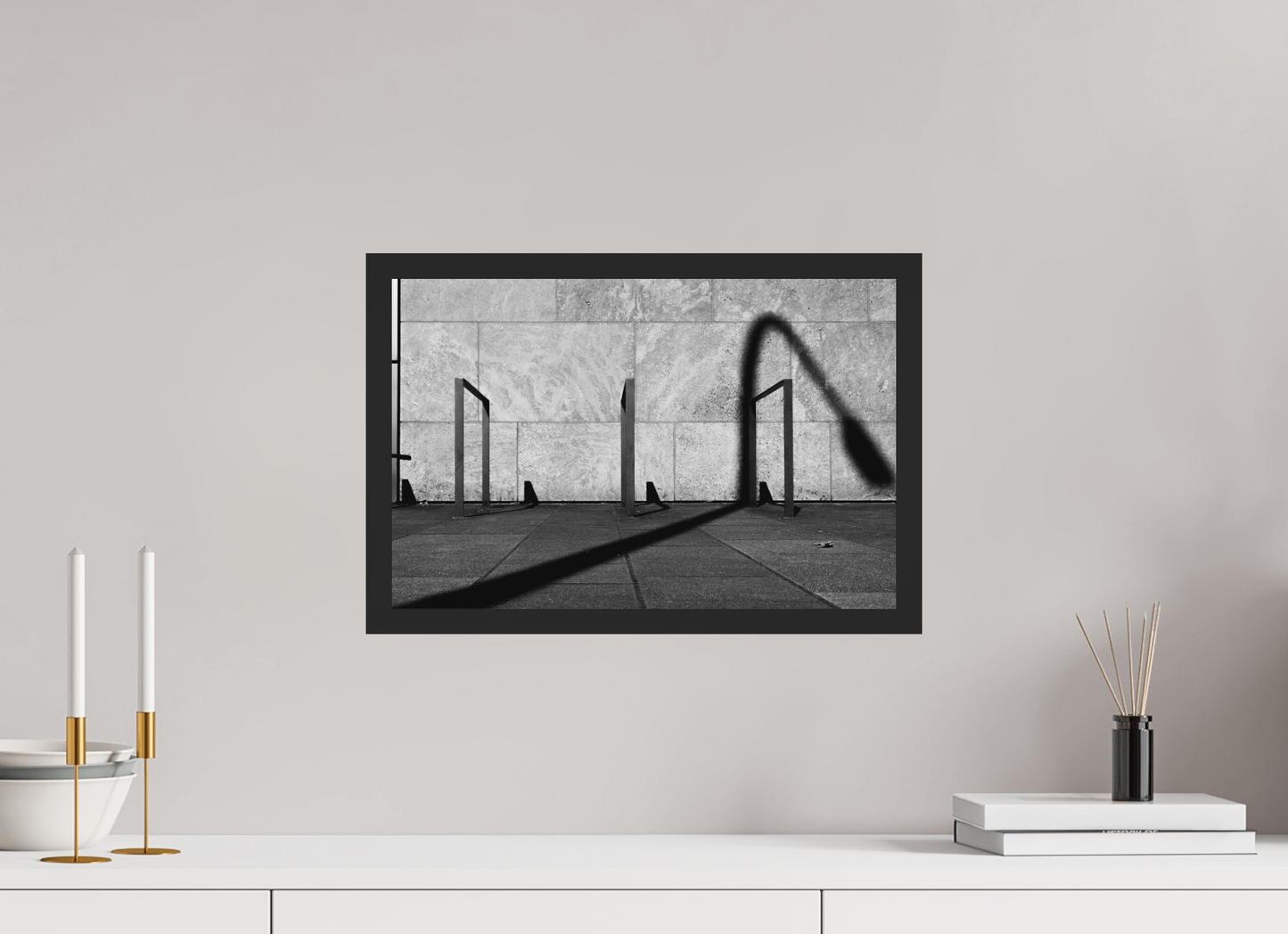 Bow - Abstrakte Schwarzweiß-Fotografie - Hochwertiger Abzug in Galeriequalität