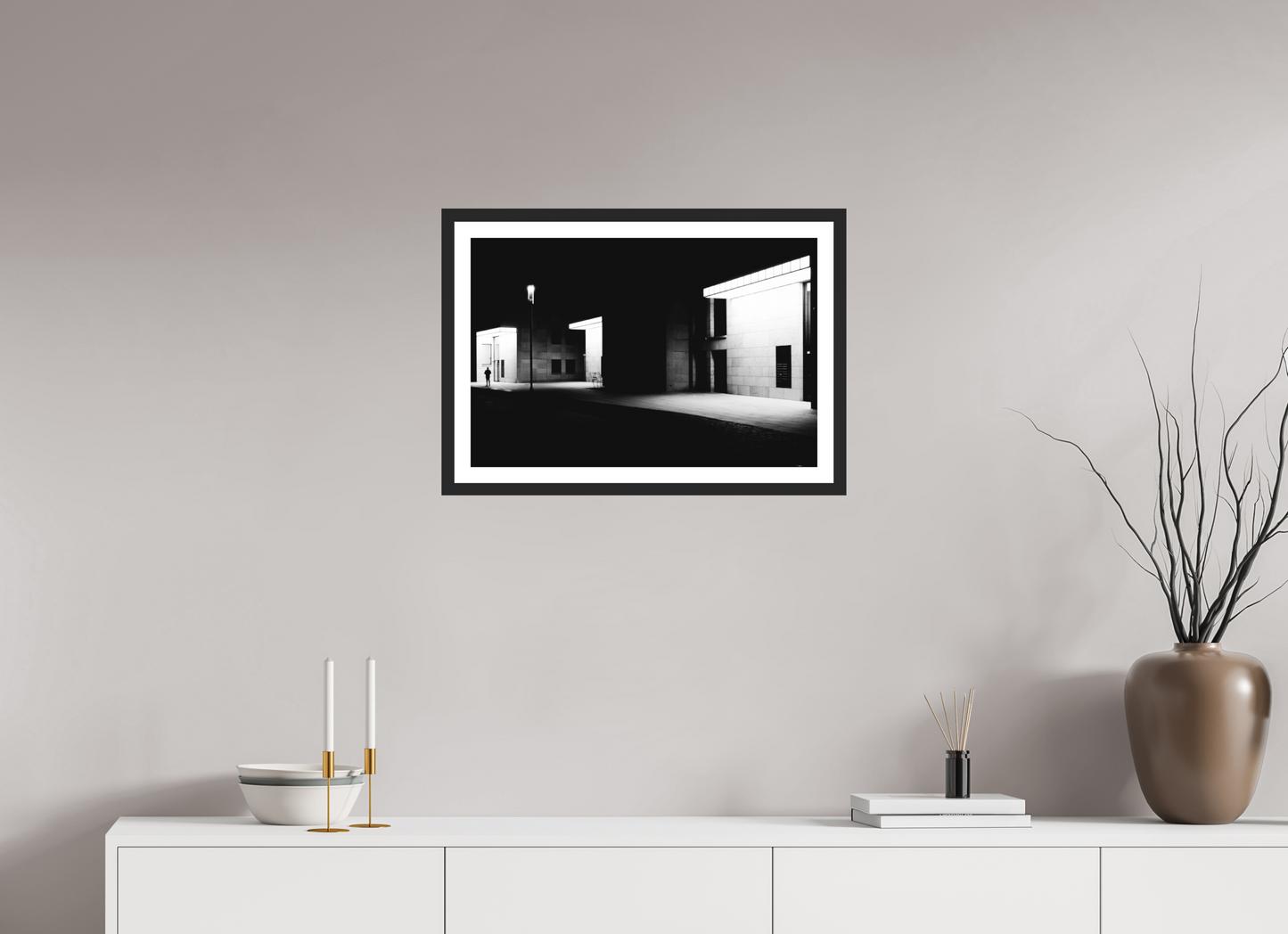 Ghosts - Schwarzweiß-Nachtfotografie - Hochwertiger Abzug in Galeriequalität