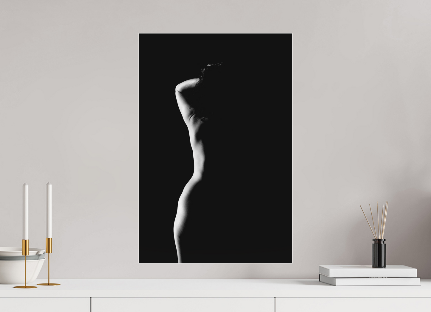 Crescent Moon - Schwarzweiß-Fotografie, Teilakt - Hochwertiger Abzug in Galeriequalität