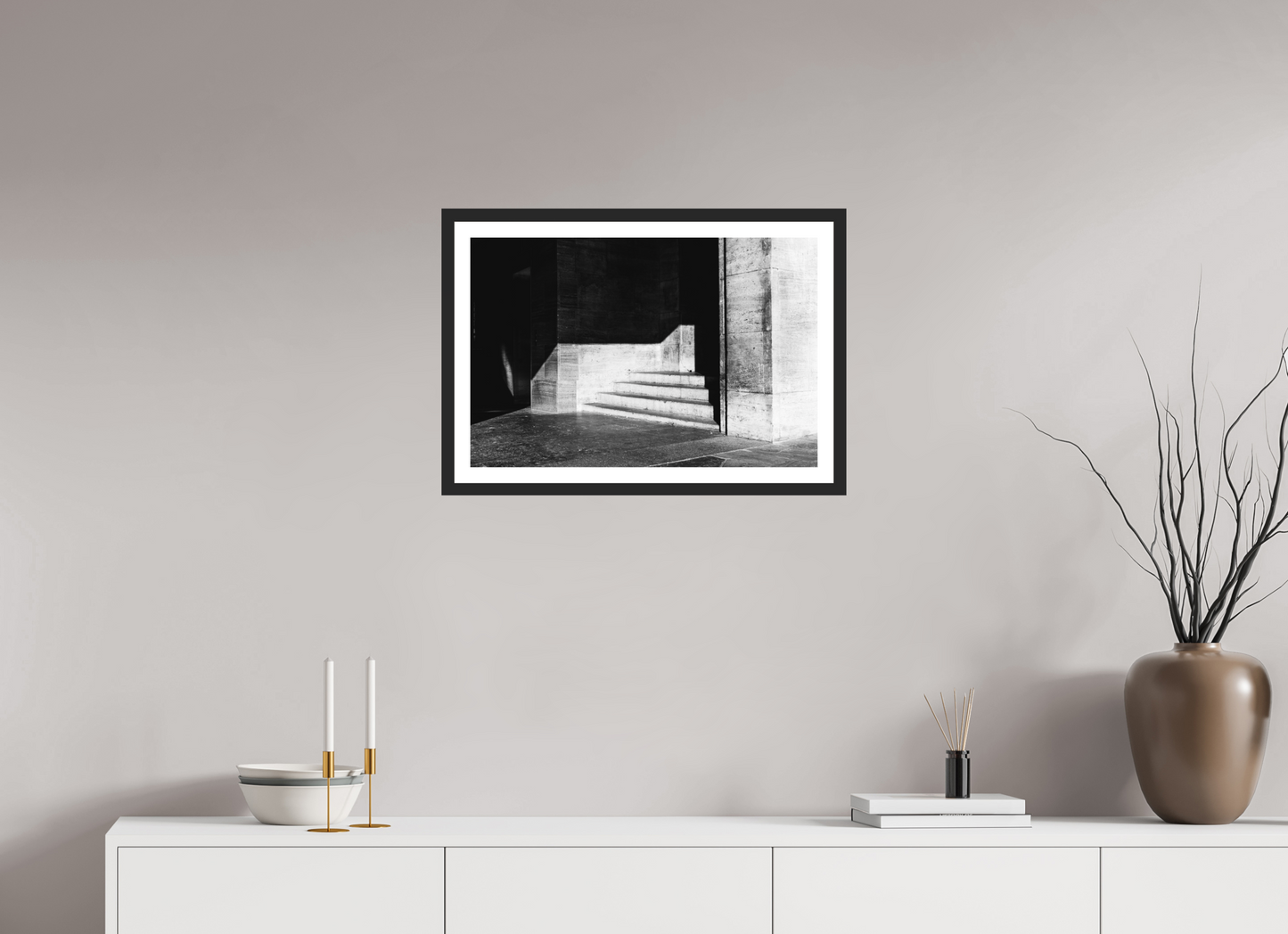 60 x 40 cm, Ilford on Aluminium, Framed with Border Admission - Schwarzweiß-Architekturfotografie - Hochwertiger Abzug in Galeriequalität