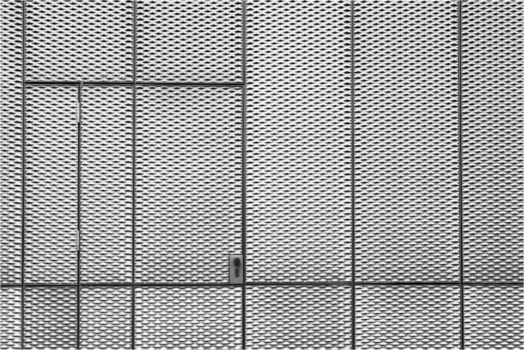 Grater - Abstrakte Schwarzweiß-Fotografie, Naheinstellung - Hochwertiger Abzug in Galeriequalität