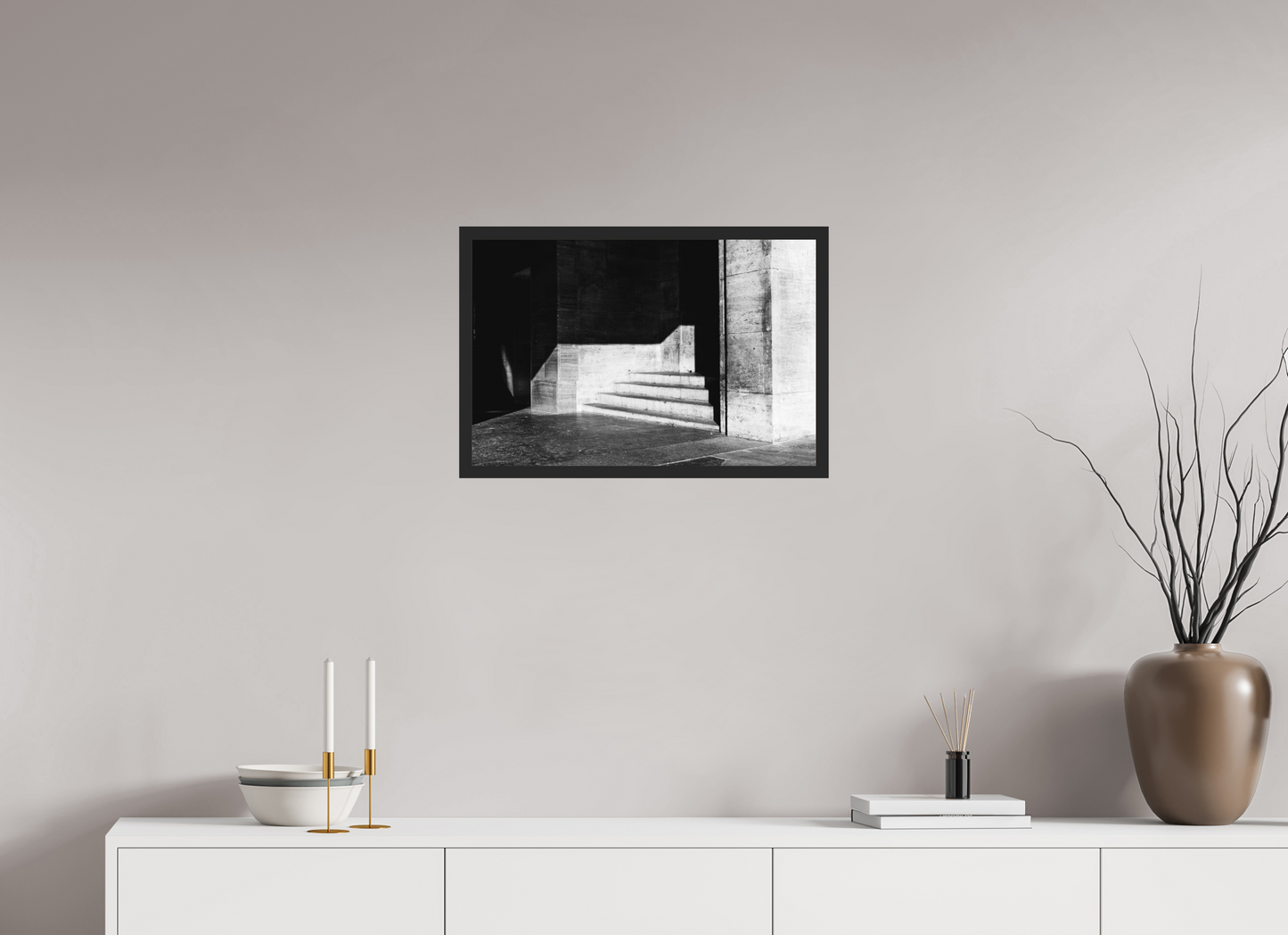 60 x 40 cm, Ilford on Aluminium, Framed Admission - Schwarzweiß-Architekturfotografie - Hochwertiger Abzug in Galeriequalität