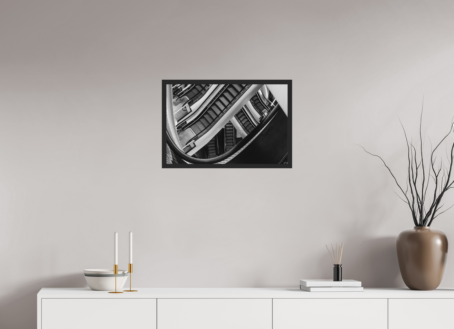 60 x 40 cm, Ilford on Aluminium behind Acrylic Glass, Framed Labyrinth - Schwarzweiß-Architekturfotografie - Hochwertiger Abzug in Galeriequalität