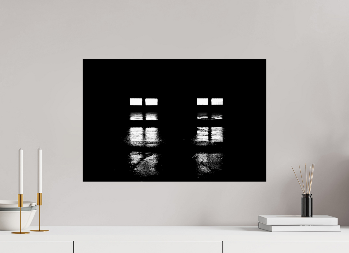 Deer - Abstrakte Schwarzweiß-Fotografie, Nachtaufnahme - Hochwertiger Abzug in Galeriequalität
