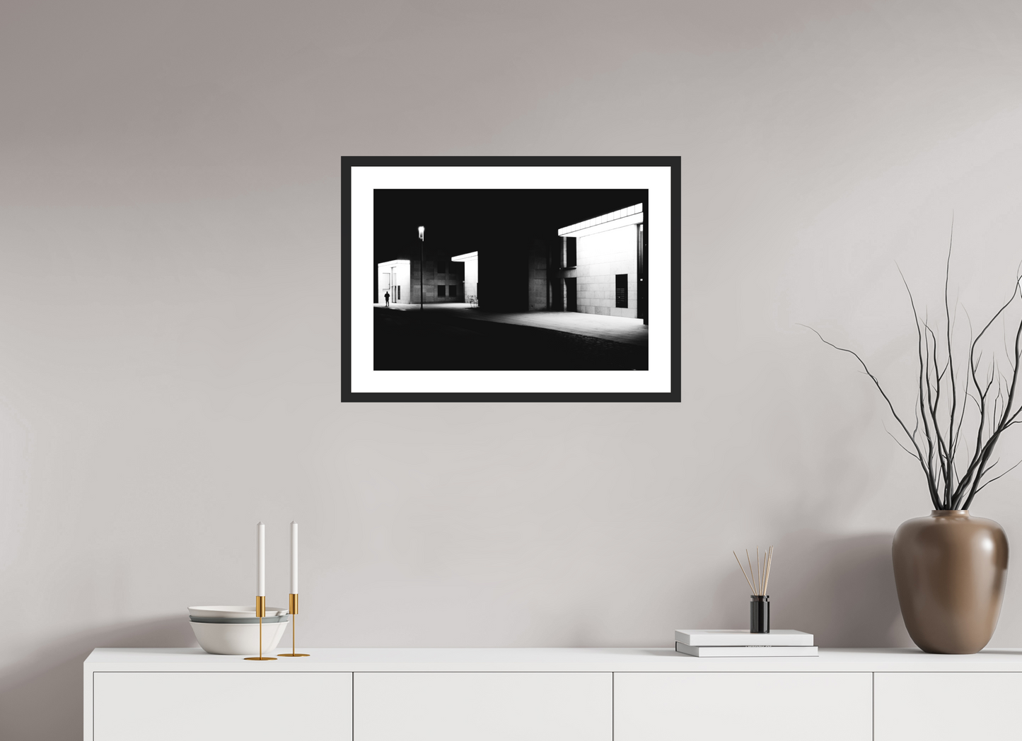 Ghosts - Schwarzweiß-Nachtfotografie - Hochwertiger Abzug in Galeriequalität