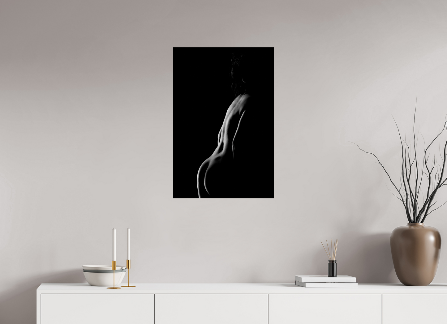 Crescent Moon II - Schwarzweiß-Fotografie, Teilakt - Hochwertiger Abzug in Galeriequalität