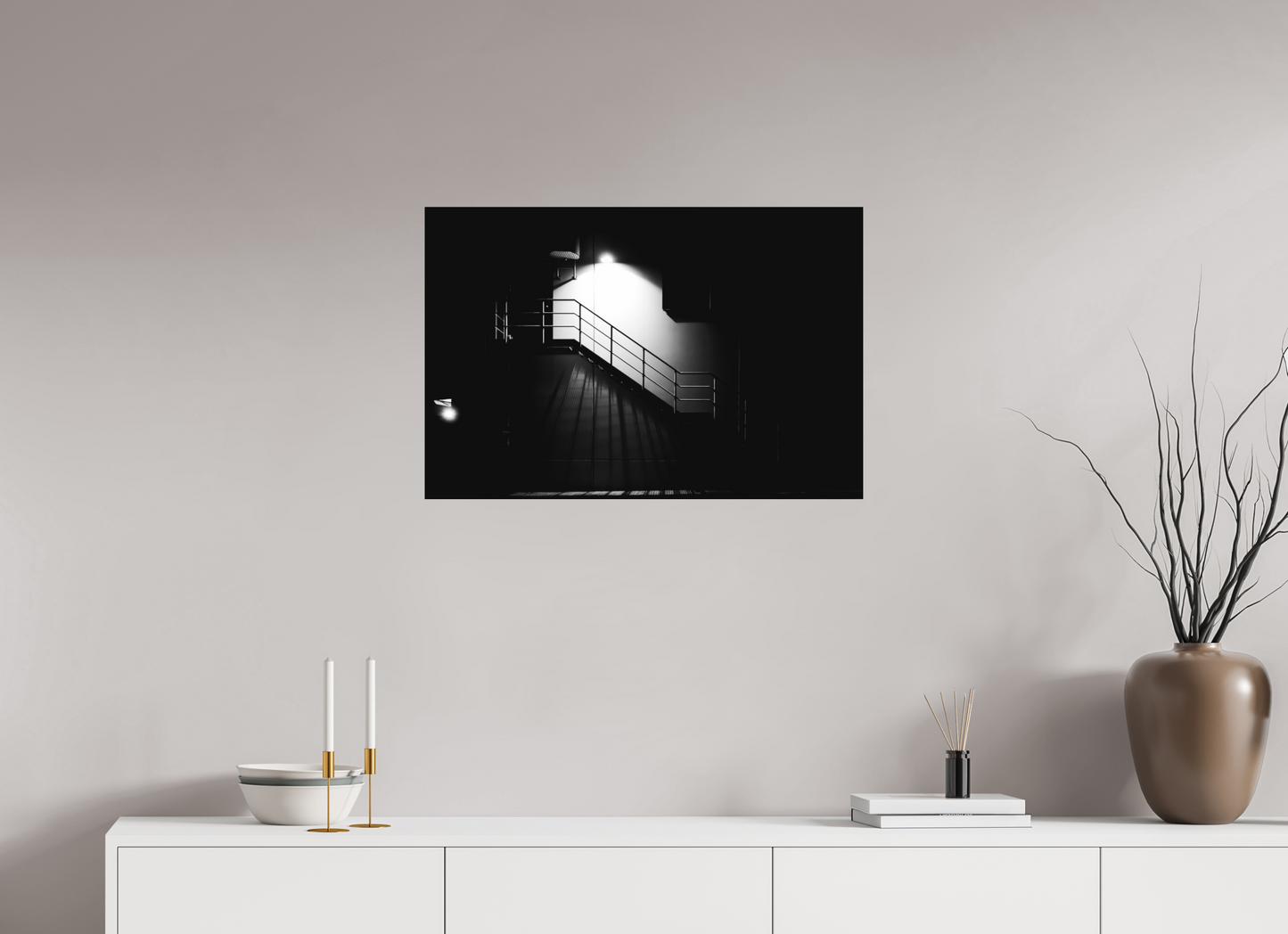 75 x 50 cm, Ilford on Aluminium After Hours - Schwarzweiß-Nachtfotografie - Hochwertiger Abzug in Galeriequalität