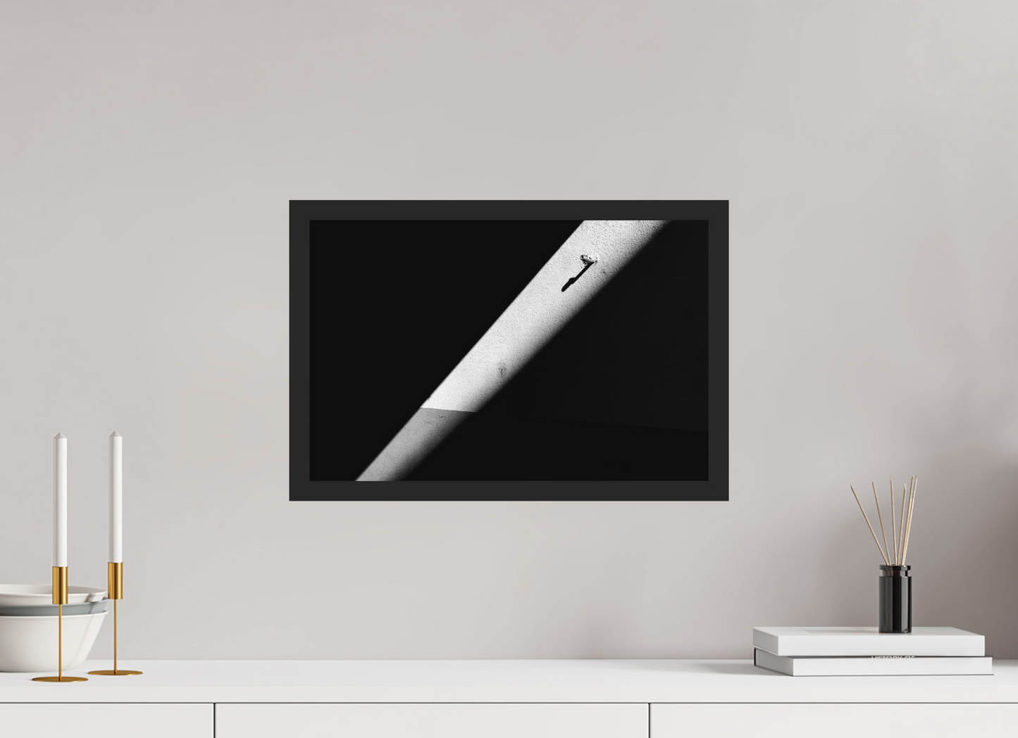 45 x 30 cm, Ilford on Aluminium, Framed Isolation - Abstrakte Schwarzweiß-Fotografie - Hochwertiger Abzug in Galeriequalität