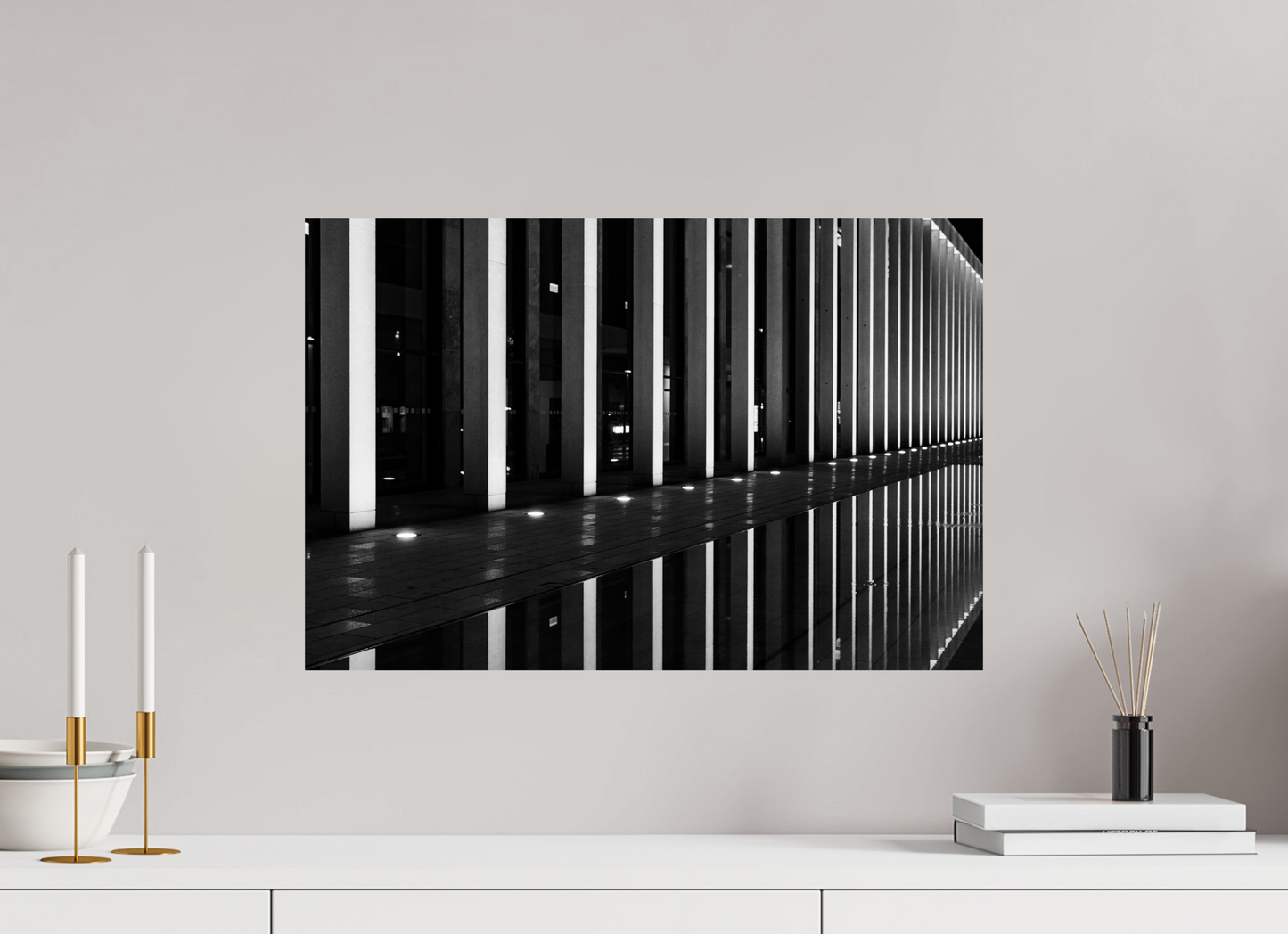 Rail - Schwarzweiß-Nachtfotografie - Hochwertiger Abzug in Galeriequalität