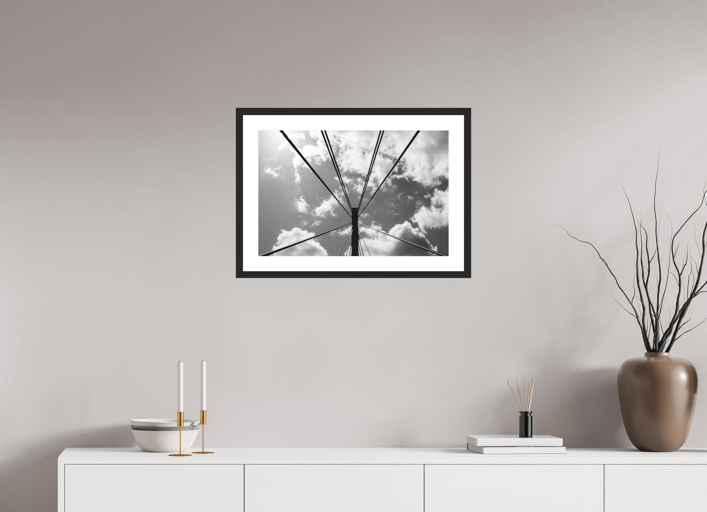 Suspension II - Schwarzweiß-Fotografie - Hochwertiger Abzug in Galeriequalität