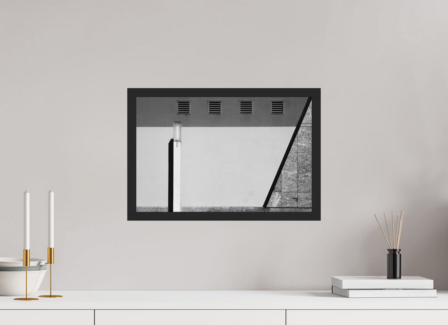 45 x 30 cm, Ilford on Aluminium, Framed Geometry - Abstrakte Schwarzweiß-Architekturfotografie - Hochwertiger Abzug in Galeriequalität
