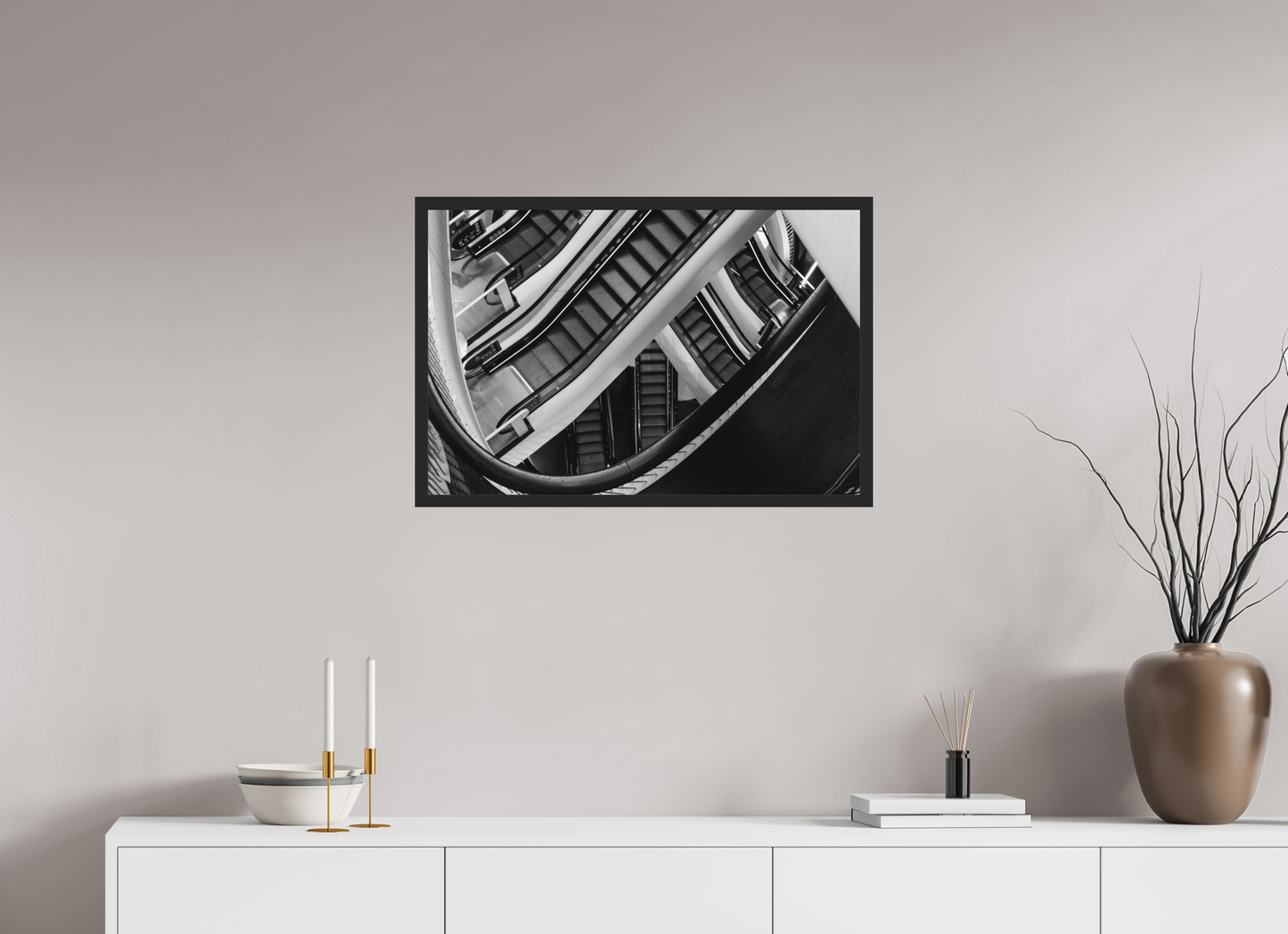 75 x 50 cm, Ilford on Aluminium behind Acrylic Glass, Framed Labyrinth - Schwarzweiß-Architekturfotografie - Hochwertiger Abzug in Galeriequalität