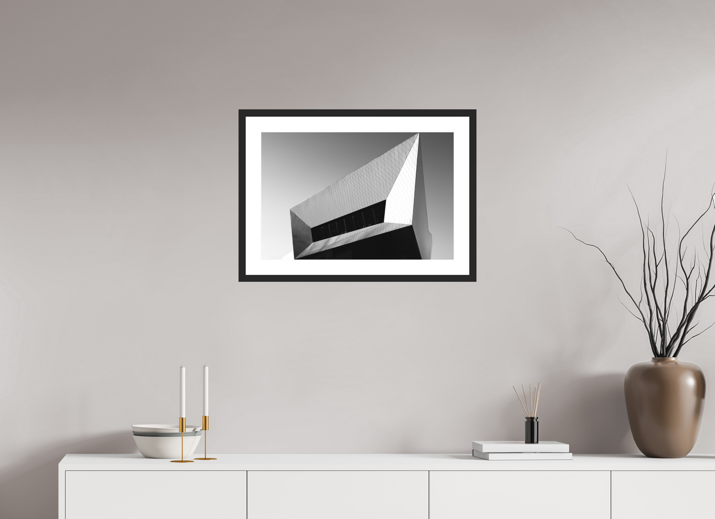 Distortion - Schwarzweiß-Architekturfotografie - Hochwertiger Abzug in Galeriequalität