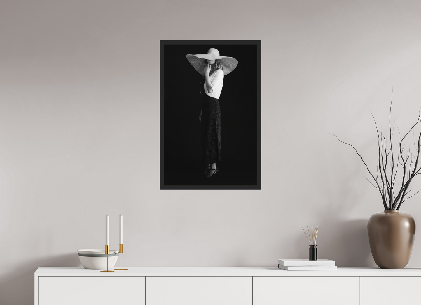 Distant - Schwarzweiß-Fotografie, Portrait - Hochwertiger Abzug in Galeriequalität