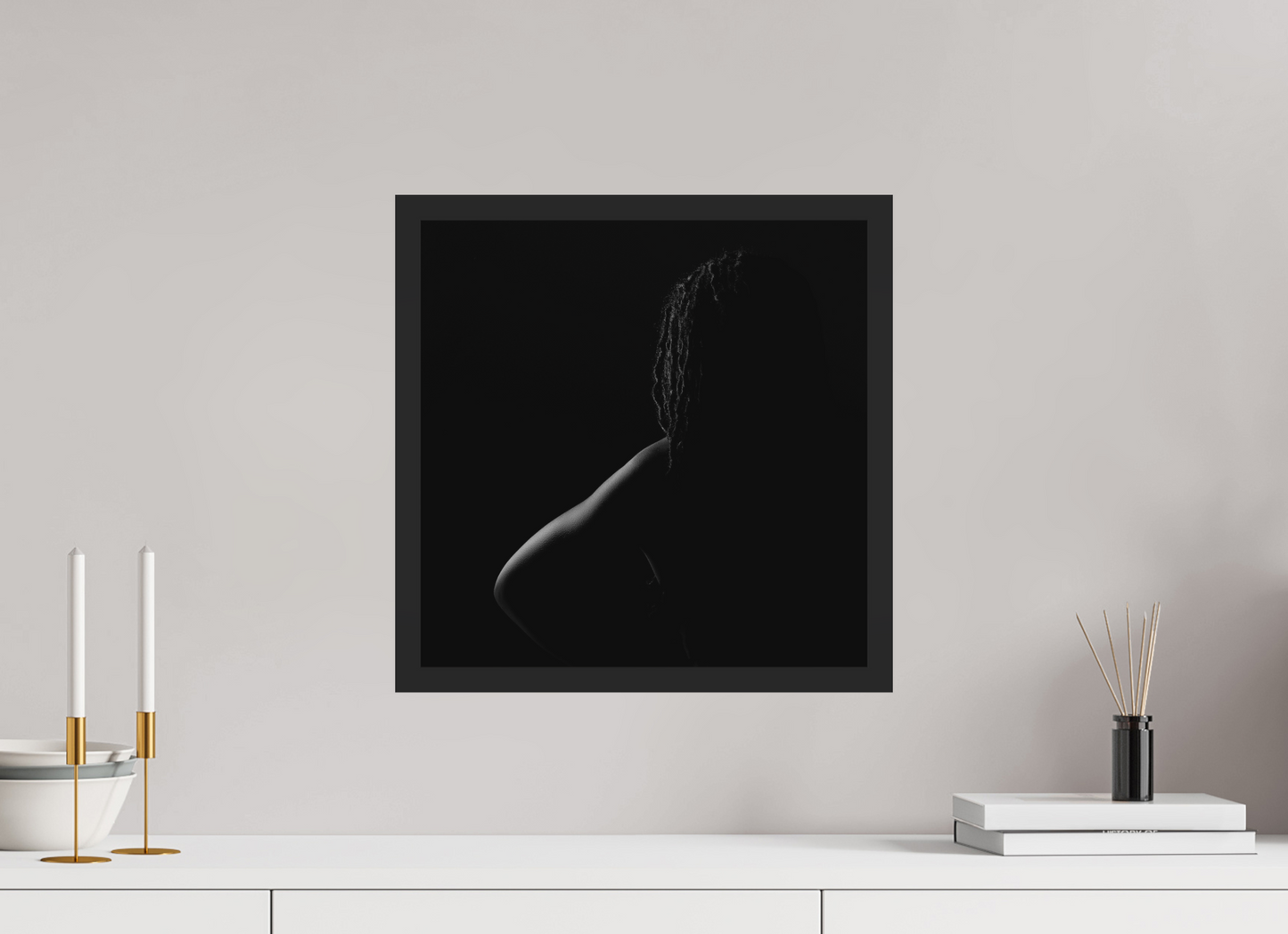 Crescent Moon III - Schwarzweiß-Fotografie, Teilakt - Hochwertiger Abzug in Galeriequalität Print