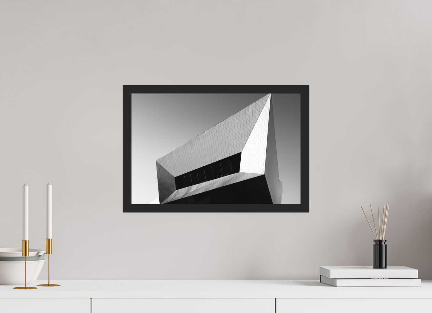 Distortion - Schwarzweiß-Architekturfotografie - Hochwertiger Abzug in Galeriequalität