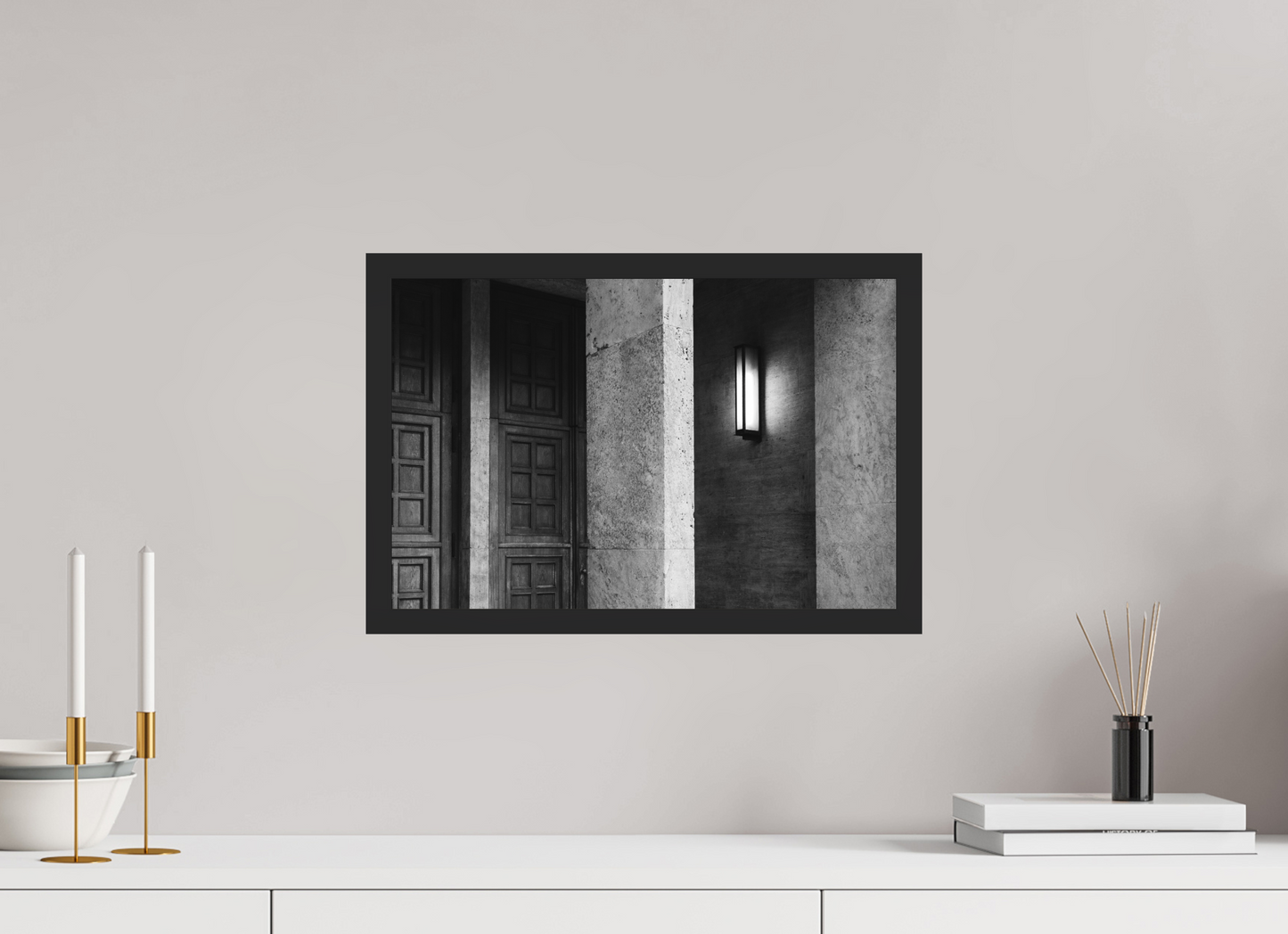 45 x 30 cm, Ilford on Aluminium, Framed Beacon - Schwarzweiß-Fotokunst - Hochwertiger Abzug in Galeriequalität