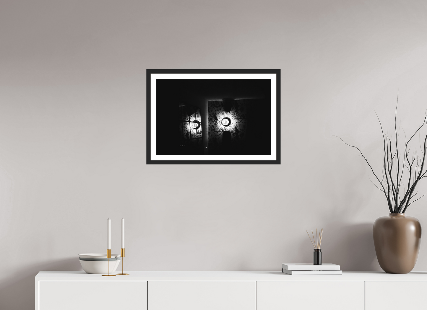 Nova - Schwarzweiß-Nachtfotografie - Hochwertiger Abzug in Galeriequalität