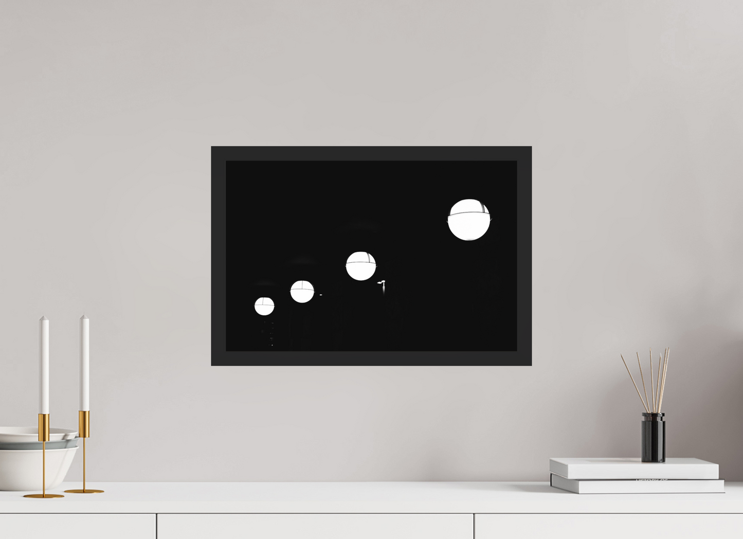 45 x 30 cm, Ilford on Aluminium, Framed Trajectory - Abstrakte Schwarzweiß-Nachtfotografie - Hochwertiger Abzug in Galeriequalität