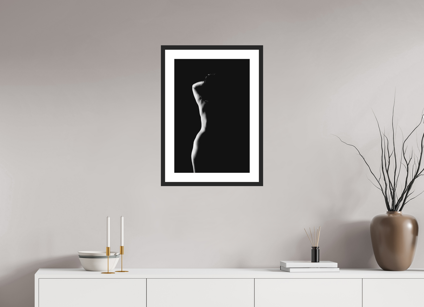 Crescent Moon - Schwarzweiß-Fotografie, Teilakt - Hochwertiger Abzug in Galeriequalität