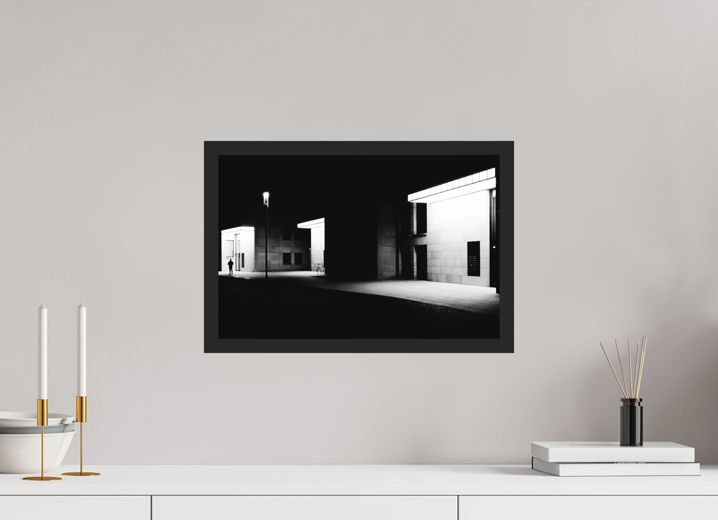 Ghosts - Schwarzweiß-Nachtfotografie - Hochwertiger Abzug in Galeriequalität
