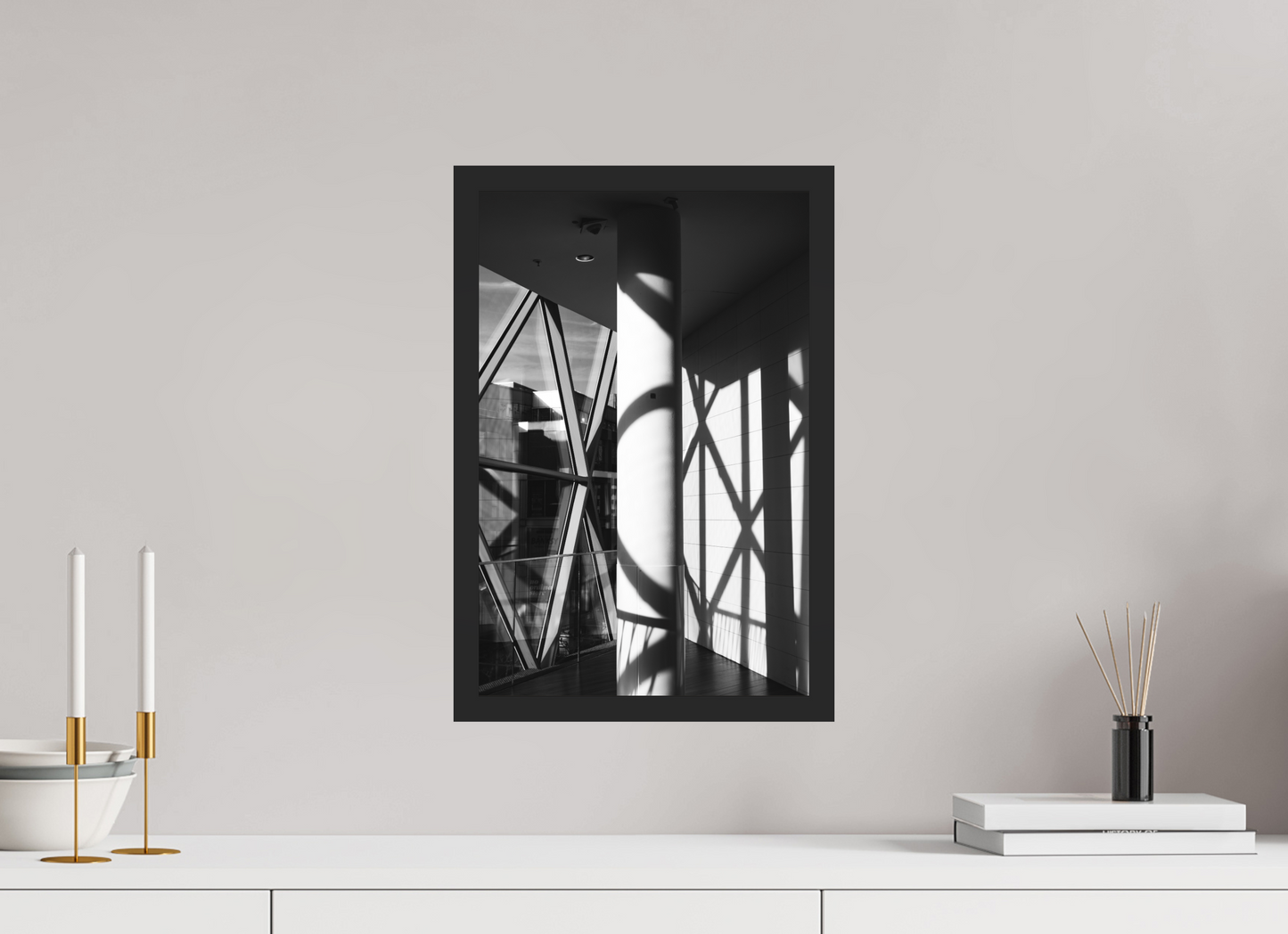30 x 45 cm, Ilford on Aluminium behind Acrylic Glass, Framed Cornered - Schwarzweiß-Architekturfotografie - Hochwertiger Abzug in Galeriequalität