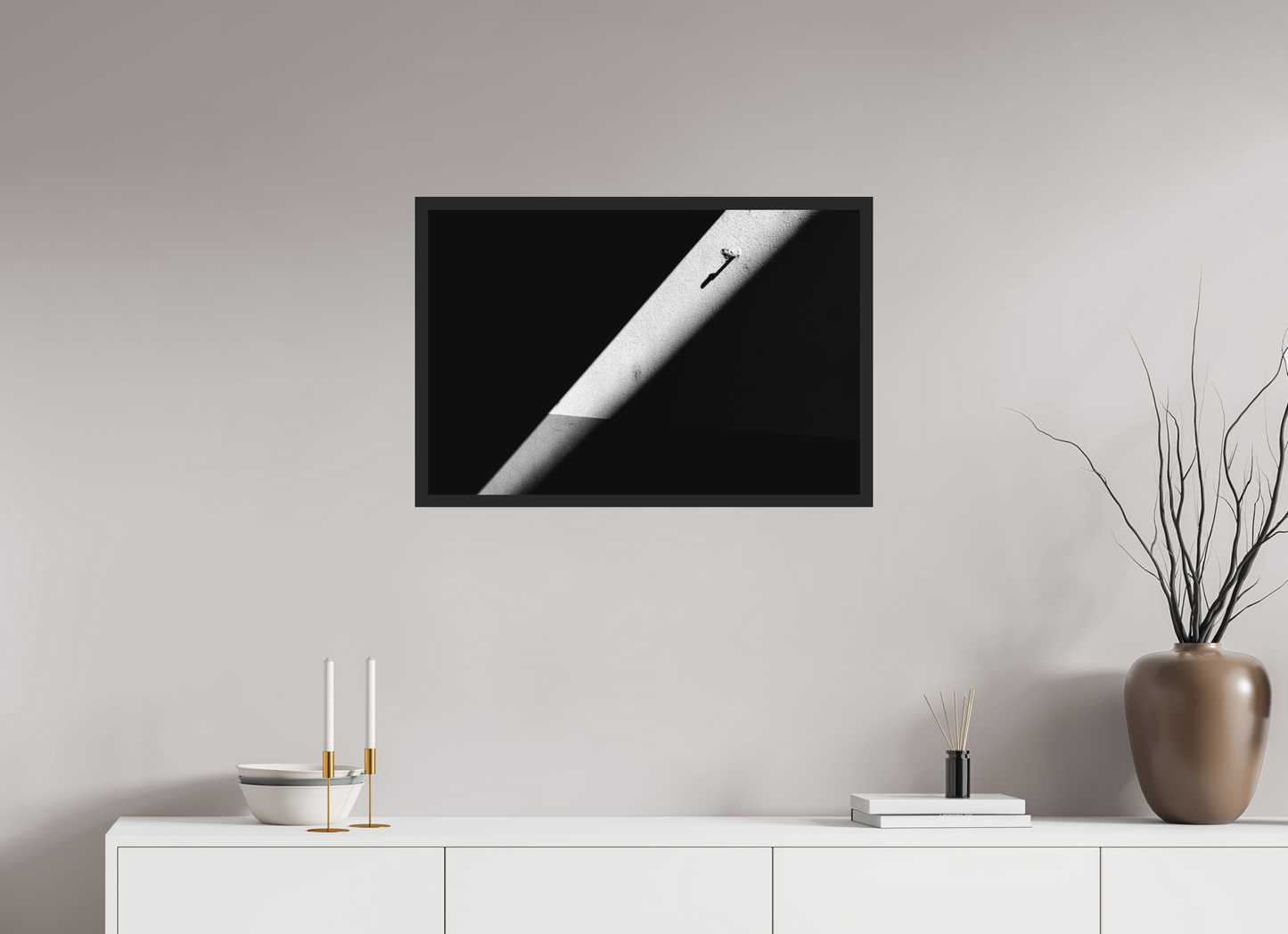 75 x 50 cm, Ilford on Aluminium, Framed Isolation - Abstrakte Schwarzweiß-Fotografie - Hochwertiger Abzug in Galeriequalität