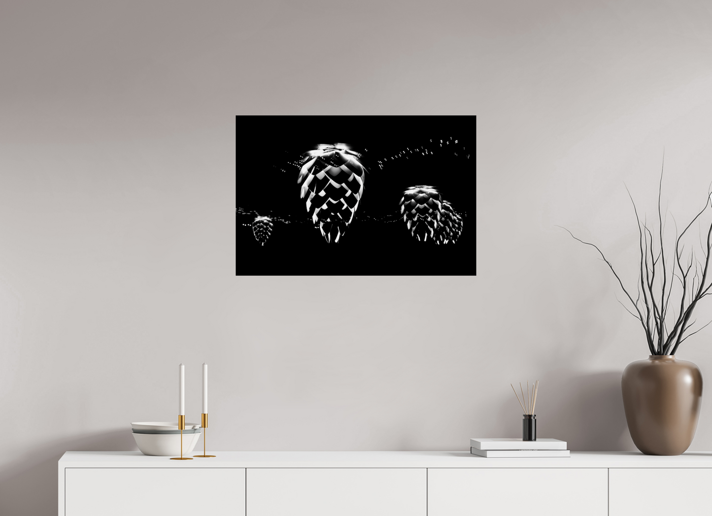 Cones - Abstrakte Schwarzweiß-Nachtfotografie - Hochwertiger Abzug in Galeriequalität