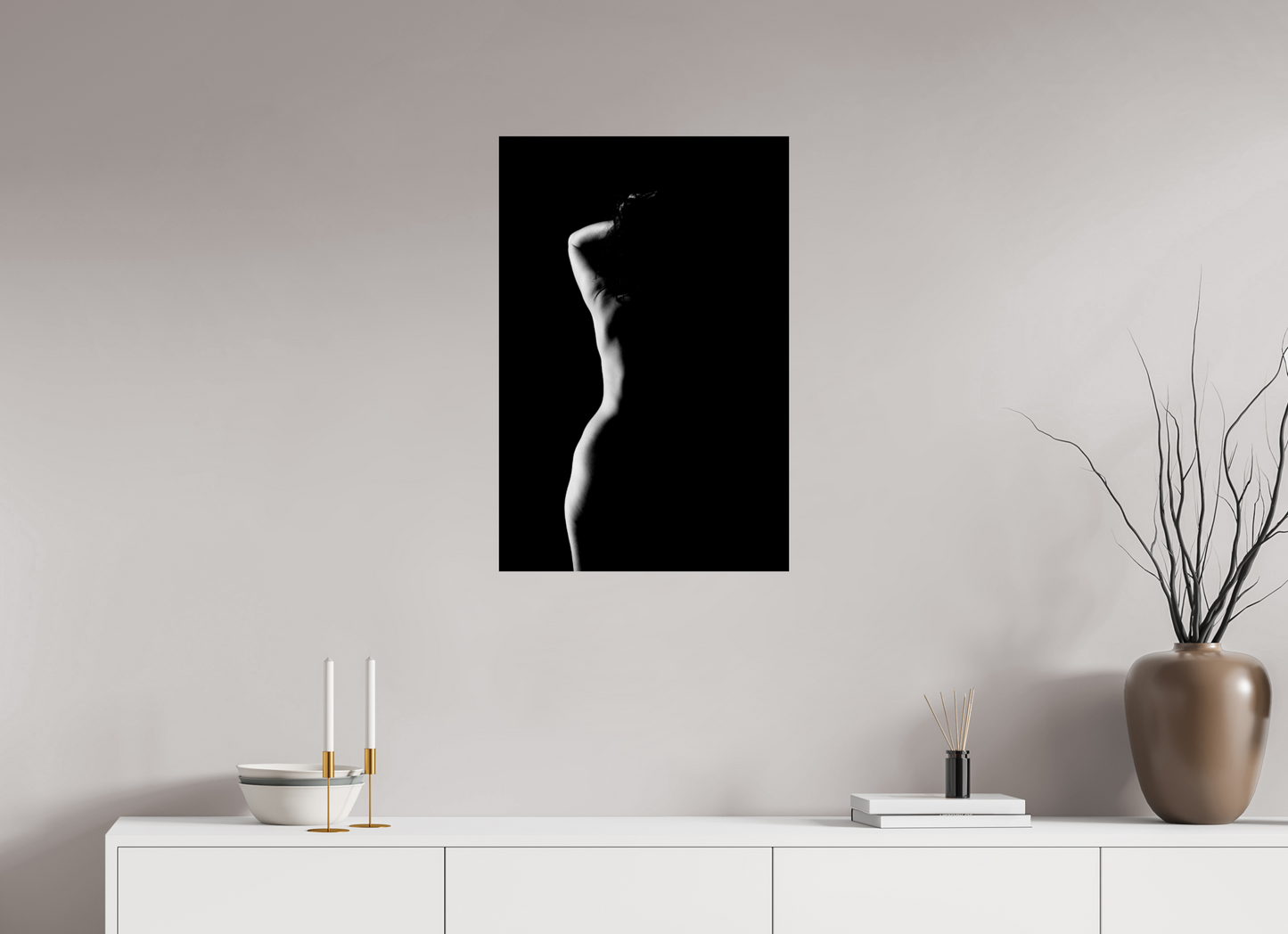 Crescent Moon - Schwarzweiß-Fotografie, Teilakt - Hochwertiger Abzug in Galeriequalität