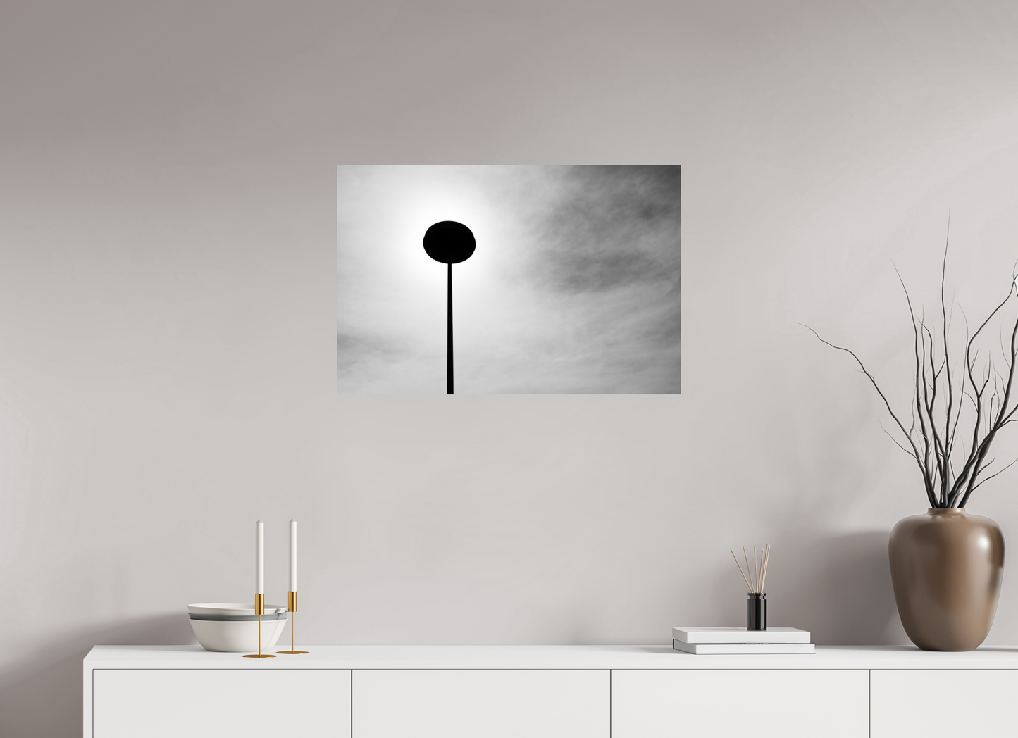 Nail II - Abstrakte Minimalistische Schwarzweiß-Fotografie - Hochwertiger Abzug in Galeriequalität
