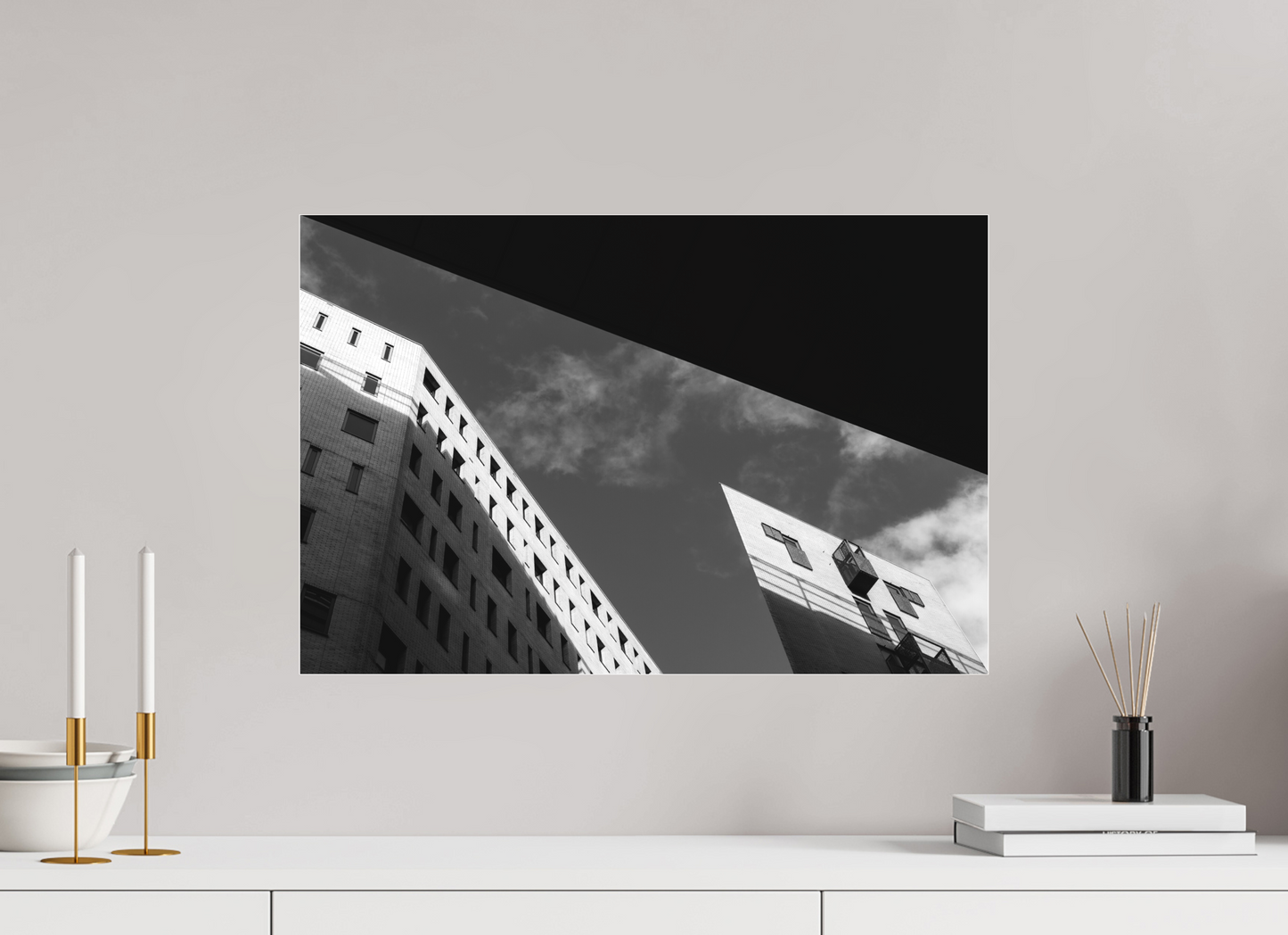 60 x 40 cm, Ilford on Aluminium behind Acrylic Glass Truncated - Schwarzweiß-Architekturfotografie - Hochwertiger Abzug in Galeriequalität
