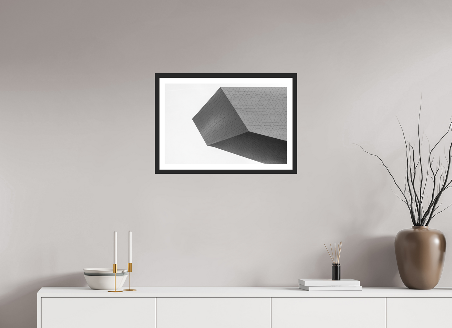 60 x 40 cm, Ilford on Aluminium behind Acrylic Glass, Framed with Border Intruder - Schwarzweiß-Architekturfotografie - Hochwertiger Abzug in Galeriequalität