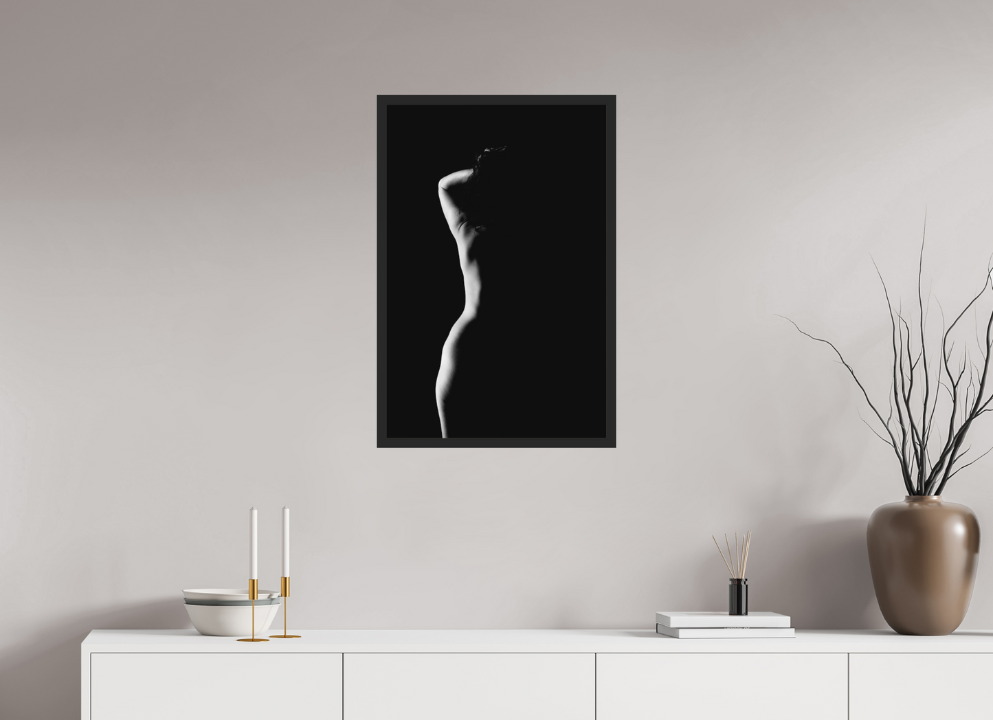 Crescent Moon - Schwarzweiß-Fotografie, Teilakt - Hochwertiger Abzug in Galeriequalität
