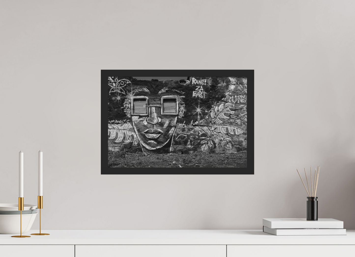 45 x 30 cm, Ilford on Aluminium behind Acrylic Glass, Framed Shades - Schwarzweiß-Fotokunst - Hochwertiger Abzug in Galeriequalität