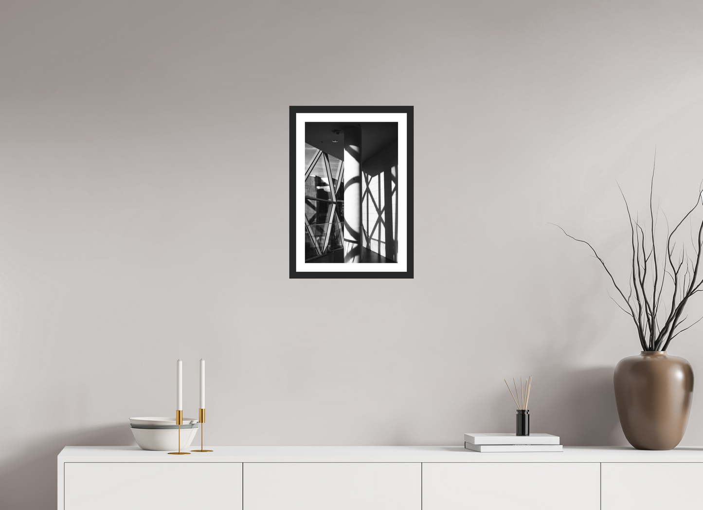 30 x 45 cm, Ilford on Aluminium behind Acrylic Glass, Framed with Border Cornered - Schwarzweiß-Architekturfotografie - Hochwertiger Abzug in Galeriequalität