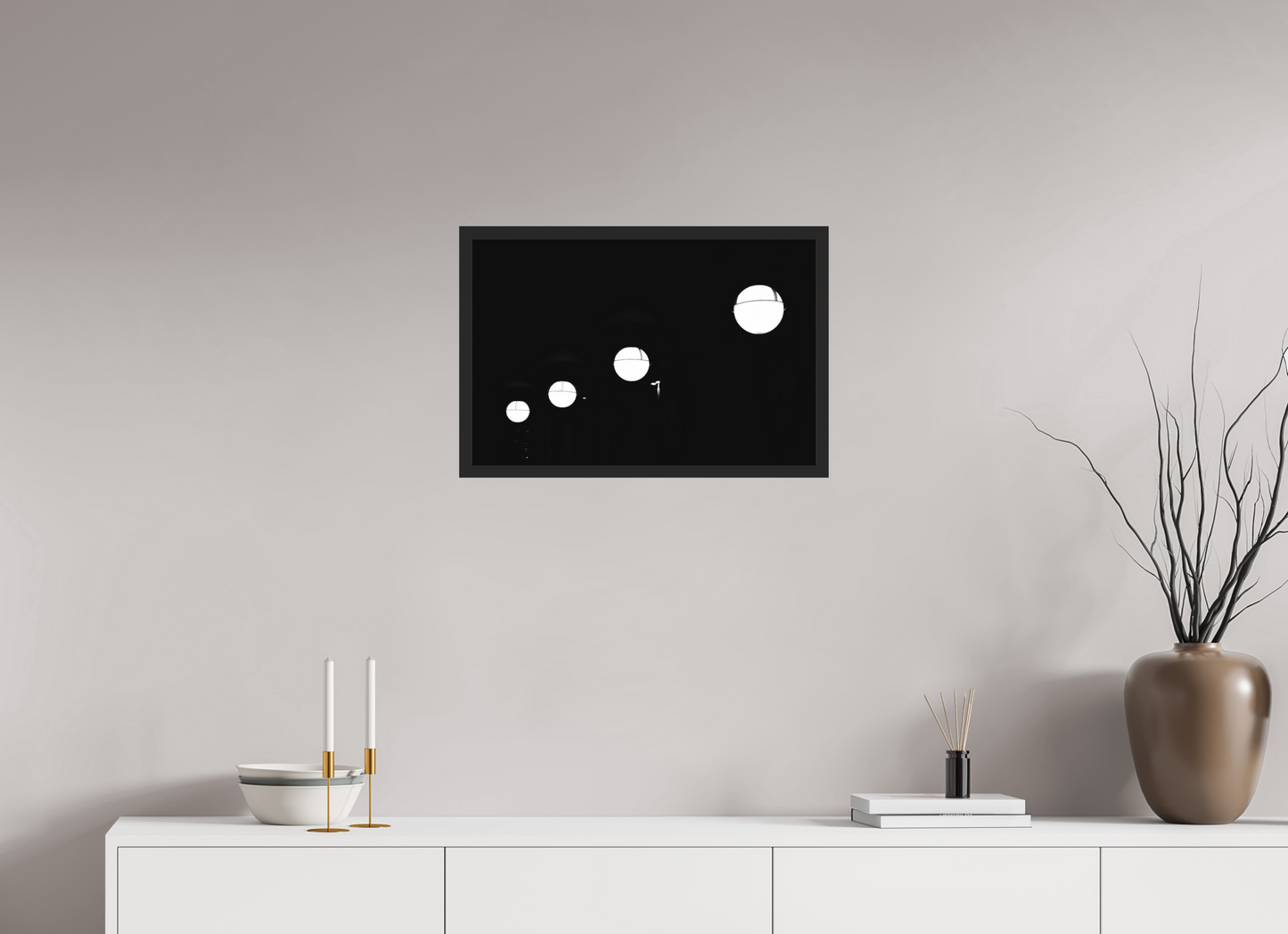60 x 40 cm, Ilford on Aluminium, Framed Trajectory - Abstrakte Schwarzweiß-Nachtfotografie - Hochwertiger Abzug in Galeriequalität