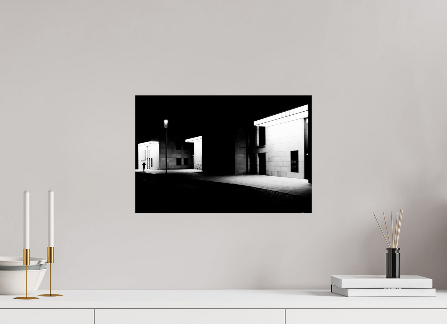 Ghosts - Schwarzweiß-Nachtfotografie - Hochwertiger Abzug in Galeriequalität