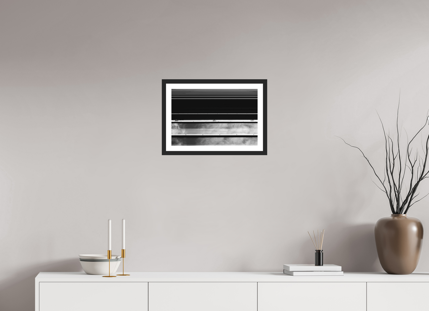 45 x 30 cm, Ilford on Aluminium behind Acrylic Glass, Framed with Border Ripple - Abstrakte Schwarzweiß-Architekturfotografie - Hochwertiger Abzug in Galeriequalität