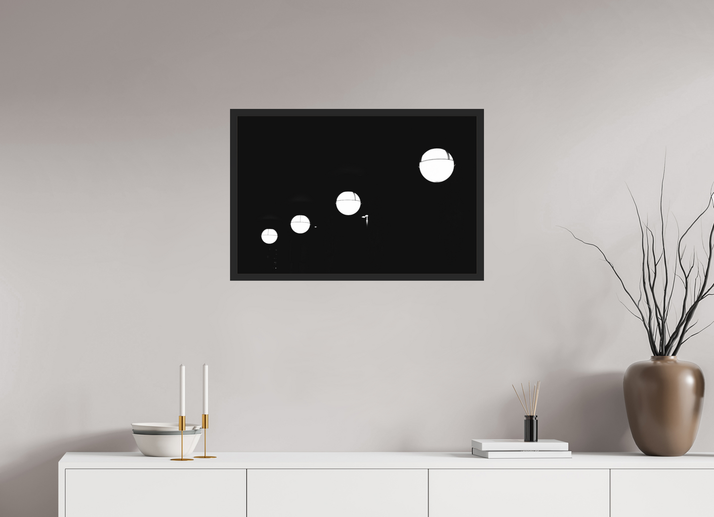 75 x 50 cm, Ilford on Aluminium behind Acrylic Glass, Framed Trajectory - Abstrakte Schwarzweiß-Nachtfotografie - Hochwertiger Abzug in Galeriequalität